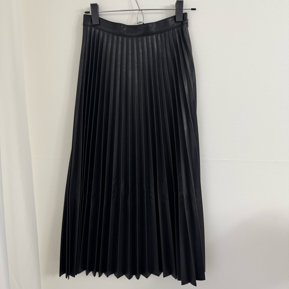 Topshop Black A-Line Pleated Skirt